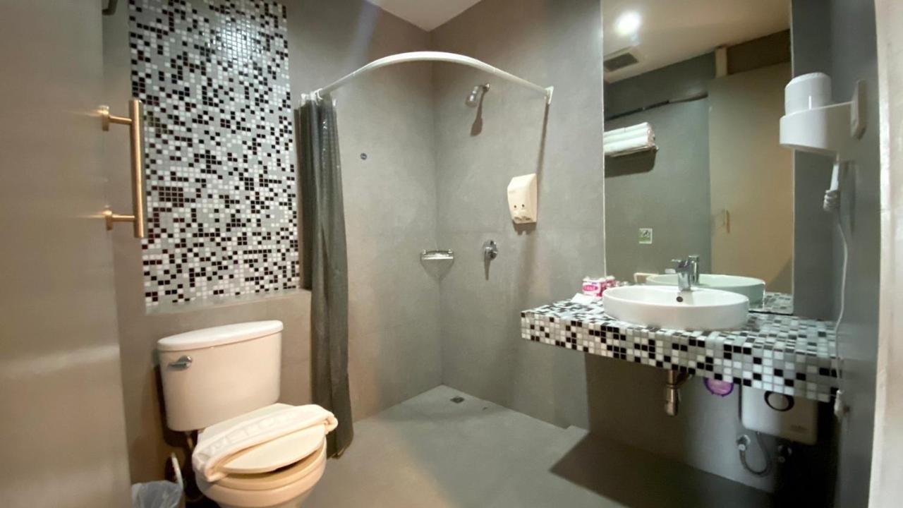 View Dee Bkk Airport Residence Banguecoque Exterior foto